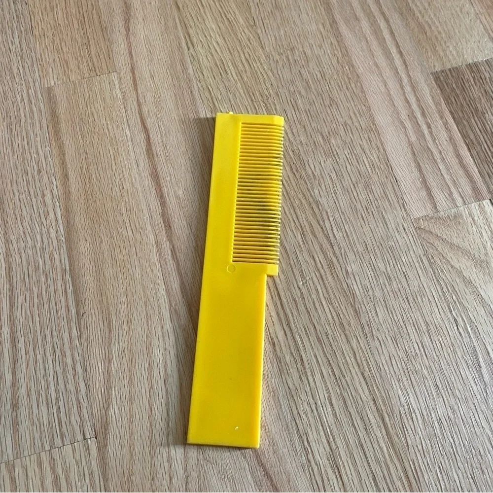 Vintage Yellow Chuck E. Cheese Comb Kids